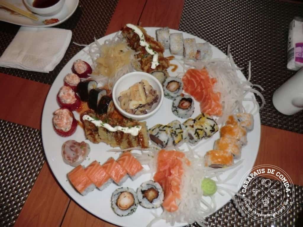 Prato de sushi no TwoSushi